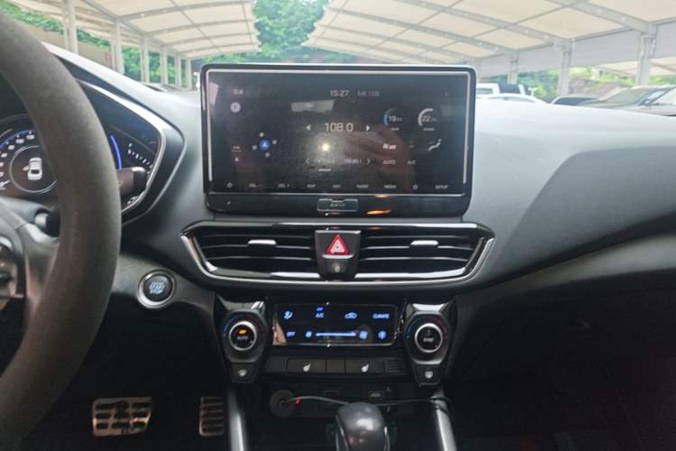 Used Hyundai Lafesta 2019 280TGDi Smart Speed Version China V Standard Audio And AC Panel