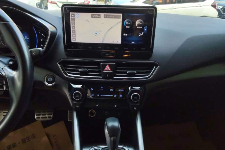 Used Hyundai Lafesta 2019 280TGDi Smart Speed Version China V Standard Audio And AC Panel