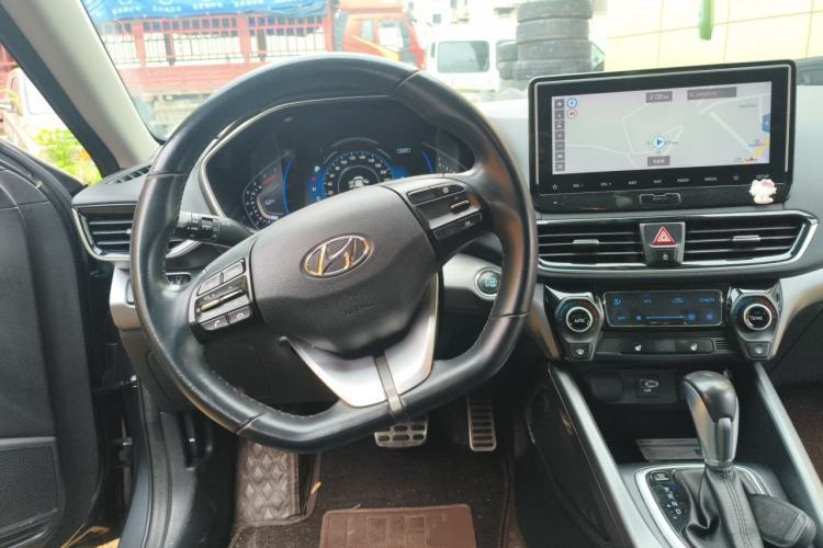 Used Hyundai Lafesta 2019 280TGDi Smart Edition China VI Standard Center Console