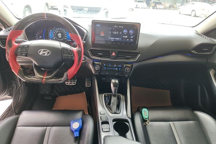 Used Hyundai Lafesta 2019 280TGDi Smart Speed Version China VI Standard Center Console