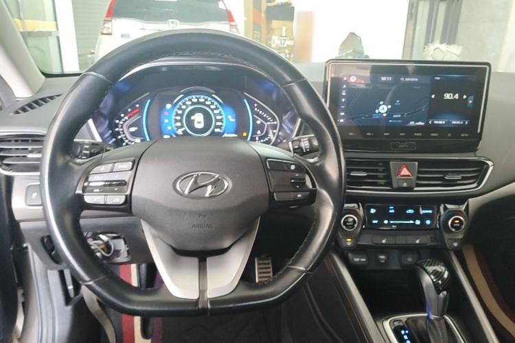 Used Hyundai Lafesta 2019 280TGDi Smart Speed Version China V Standard Center Console
