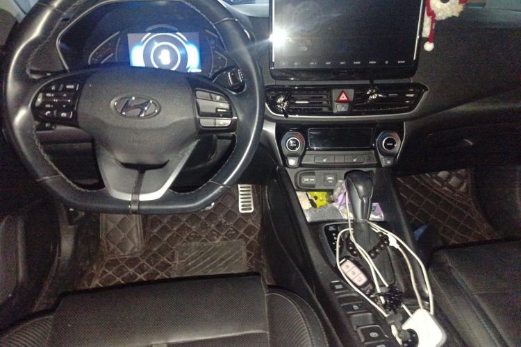 Used Hyundai Lafesta 2019 280TGDi Smart Speed Version China V Standard Center Console