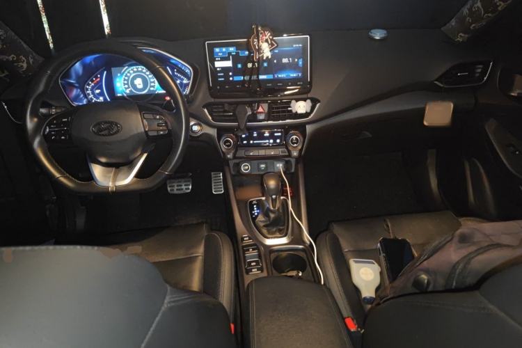 Used Hyundai Lafesta 2019 280TGDi Smart Speed Version China VI Standard Center Console