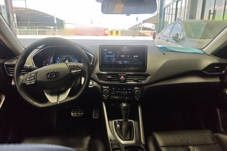 Used Hyundai Lafesta 2019 280TGDi Smart Speed Version China VI Standard Center Console