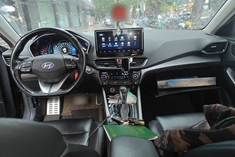 Used Hyundai Lafesta 2019 280TGDi Smart Speed Version China VI Standard Center Console