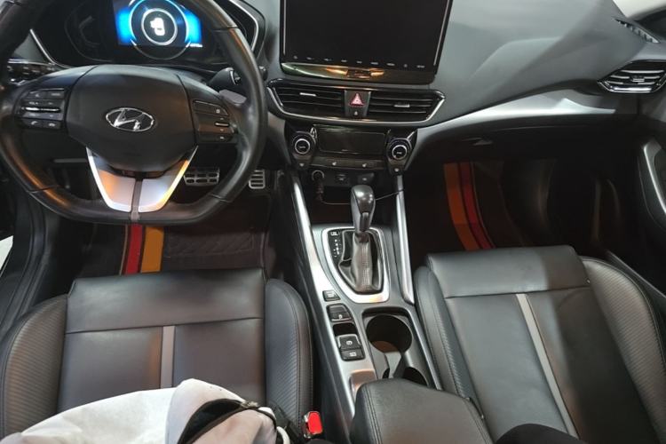 Used Hyundai Lafesta 2019 280TGDi Smart Speed Version China VI Standard Center Console