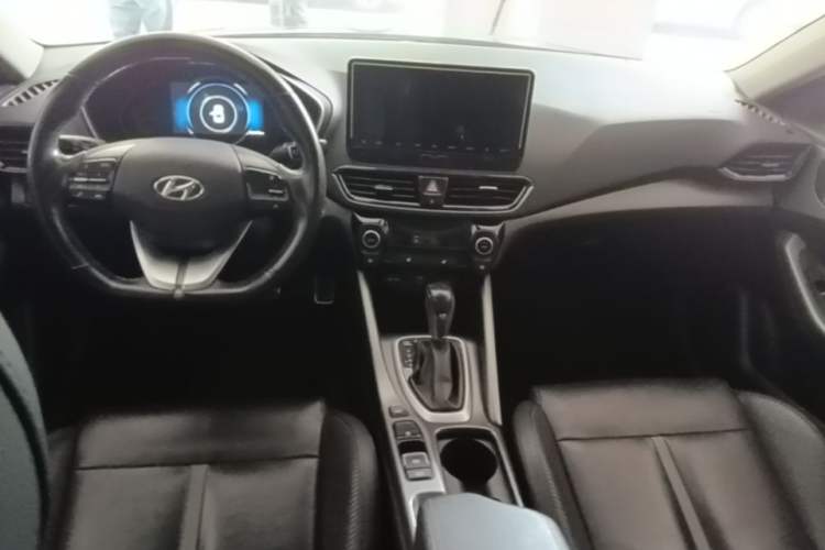 Used Hyundai Lafesta 2019 280TGDi Smart Speed Version China VI Standard Center Console