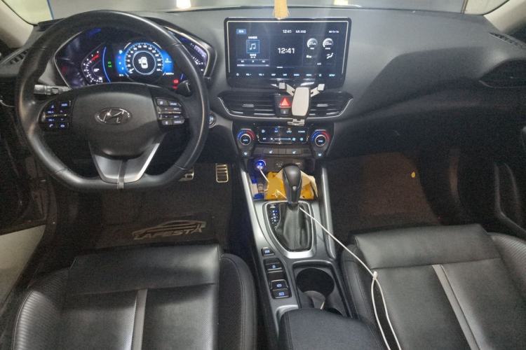 Used Hyundai Lafesta 2019 280TGDi Smart Speed Version China VI Standard Center Console
