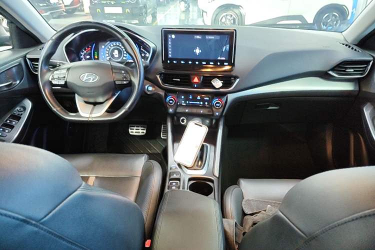Used Hyundai Lafesta 2019 280TGDi Smart Speed Version China V Standard Center Console