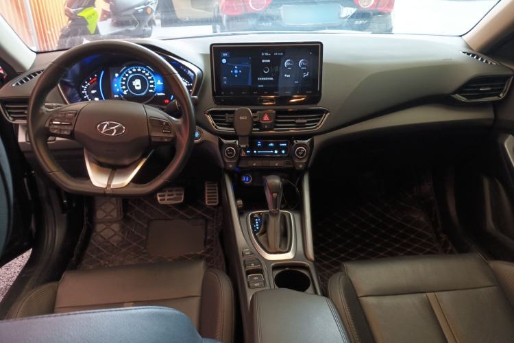 Used Hyundai Lafesta 2019 280TGDi Smart Speed Version China VI Standard Center Console