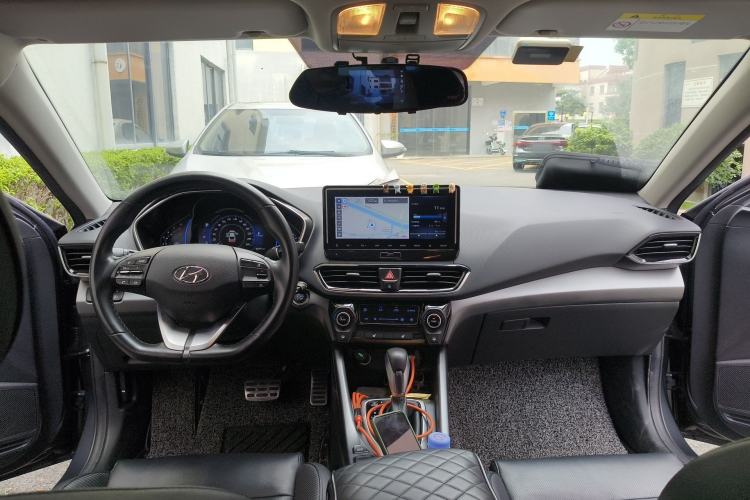 Used Hyundai Lafesta 2019 280TGDi Smart Speed Version China V Standard Center Console