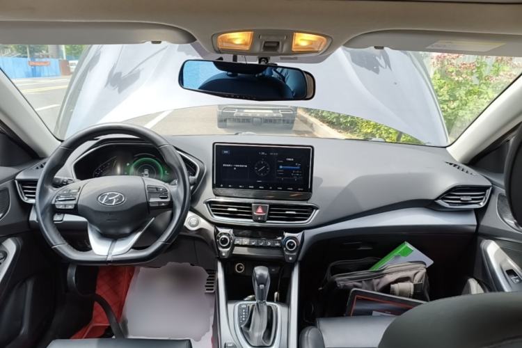 Used Hyundai Lafesta 2019 280TGDi Sport Edition China VI Center Console