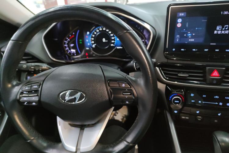 Used Hyundai Lafesta 2019 280TGDi Smart Speed Version China VI Standard Center Console