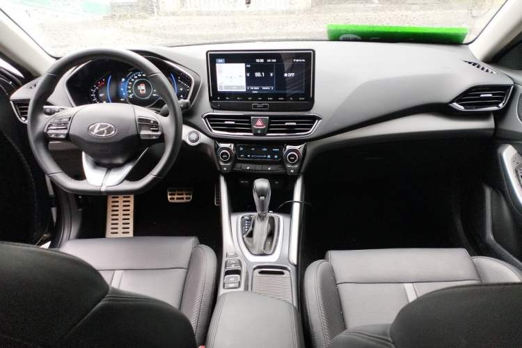 Used Hyundai Lafesta 2019 280TGDi Smart Edition China VI Standard Center Console
