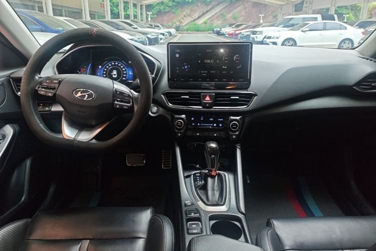 Used Hyundai Lafesta 2019 280TGDi Smart Speed Version China V Standard Center Console
