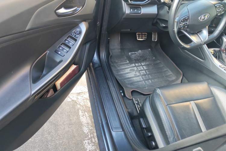 Used Hyundai Lafesta 2019 280TGDi Smart Speed Version China VI Standard Driver Seat