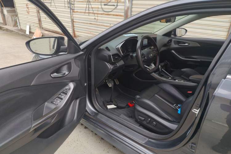 Used Hyundai Lafesta 2019 280TGDi Smart Speed Version China VI Standard Driver Seat