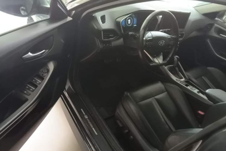 Used Hyundai Lafesta 2019 280TGDi Smart Speed Version China VI Standard Driver Seat