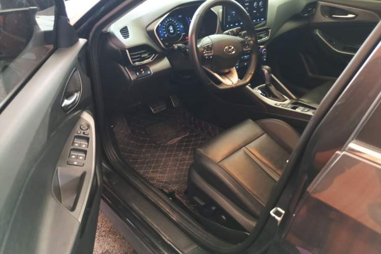 Used Hyundai Lafesta 2019 280TGDi Smart Speed Version China VI Standard Driver Seat