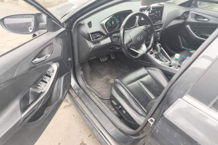 Used Hyundai Lafesta 2019 280TGDi Smart Speed Version China VI Standard Driver Seat
