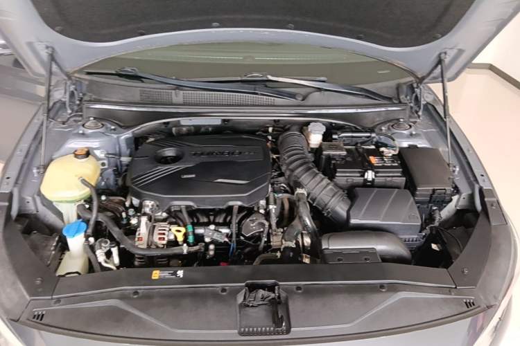Used Hyundai Lafesta 2019 280TGDi Smart Speed Version China VI Standard Engine Bay
