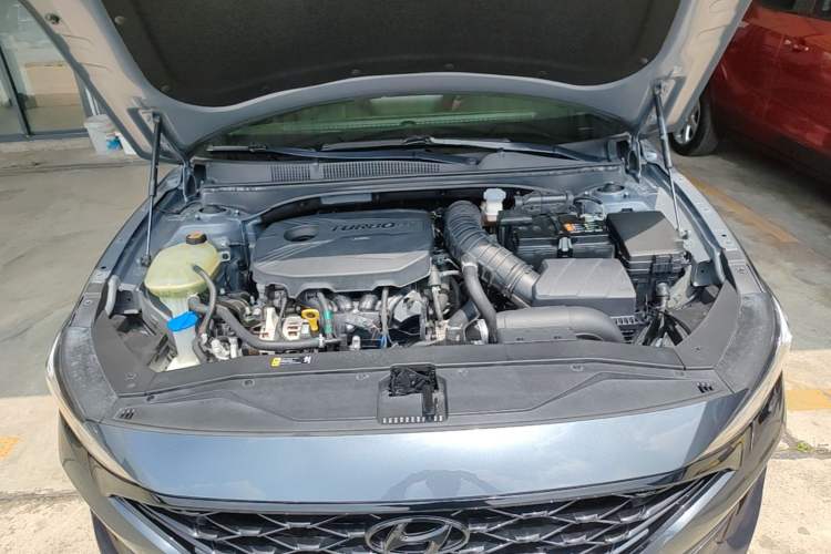 Used Hyundai Lafesta 2019 280TGDi Smart Speed Version China VI Standard Engine Bay