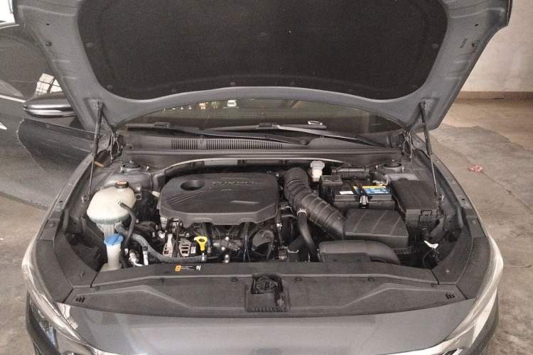 Used Hyundai Lafesta 2019 280TGDi Smart Speed Version China VI Standard Engine Bay