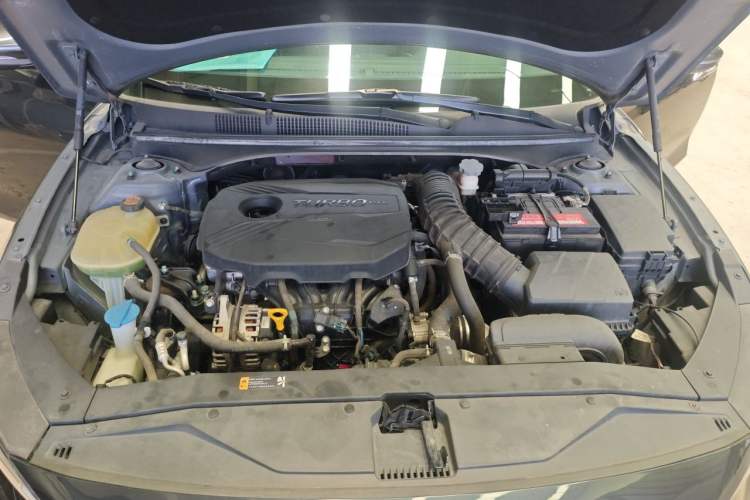 Used Hyundai Lafesta 2019 280TGDi Smart Speed Version China VI Standard Engine Bay