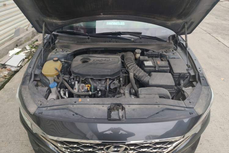 Used Hyundai Lafesta 2019 280TGDi Smart Speed Version China VI Standard Engine Bay