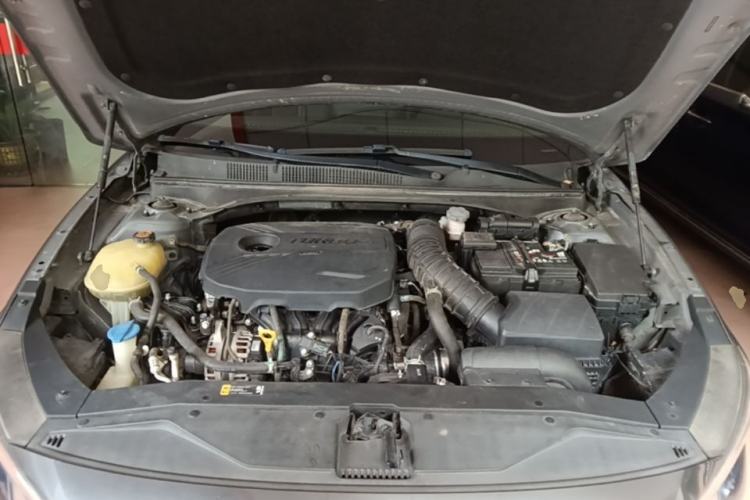Used Hyundai Lafesta 2019 280TGDi Smart Speed Version China VI Standard Engine Bay