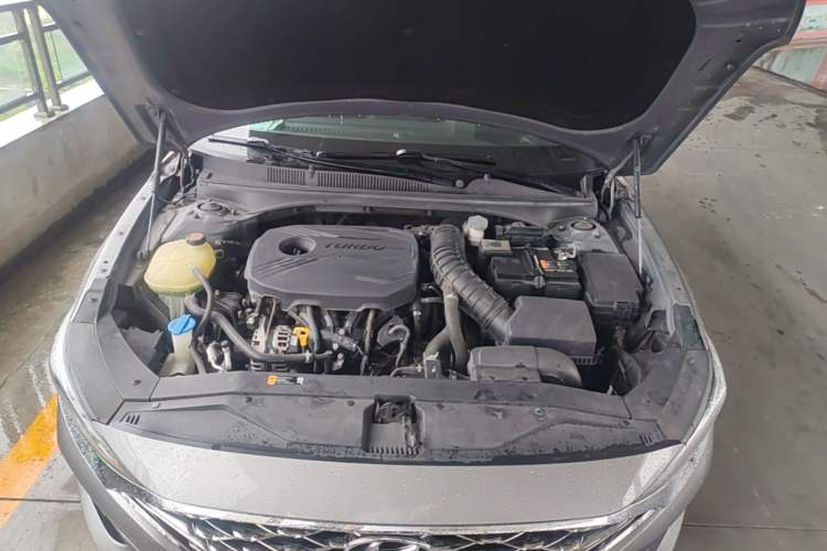 Used Hyundai Lafesta 2019 280TGDi Smart Speed Version China VI Standard Engine Bay
