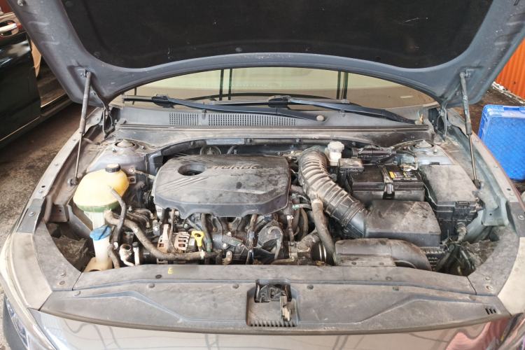 Used Hyundai Lafesta 2019 280TGDi Smart Speed Version China VI Standard Engine Bay