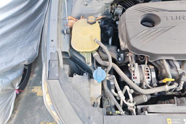 Used Hyundai Lafesta 2019 280TGDi Smart Speed Version China VI Standard Engine Bay Right