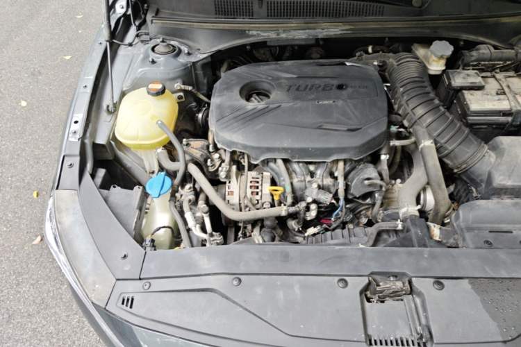 Used Hyundai Lafesta 2019 280TGDi Smart Speed Version China VI Standard Engine Bay Right