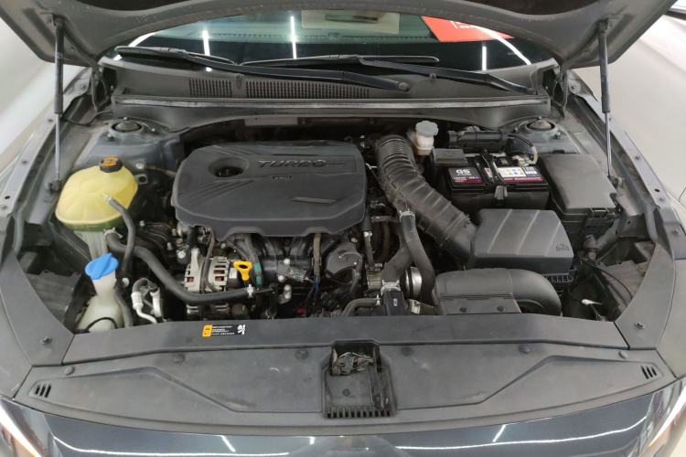 Used Hyundai Lafesta 2019 280TGDi Smart Speed Version China VI Standard Engine Bay