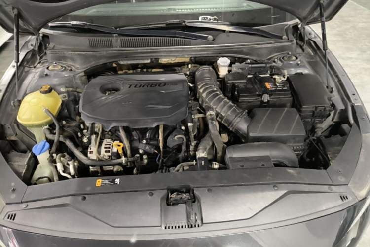 Used Hyundai Lafesta 2019 280TGDi Smart Speed Version China VI Standard Engine Bay