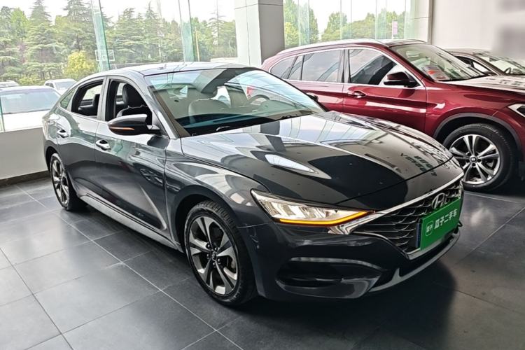Used Hyundai Lafesta 2019 280TGDi Sport Edition China VI Front Right 45 Deg