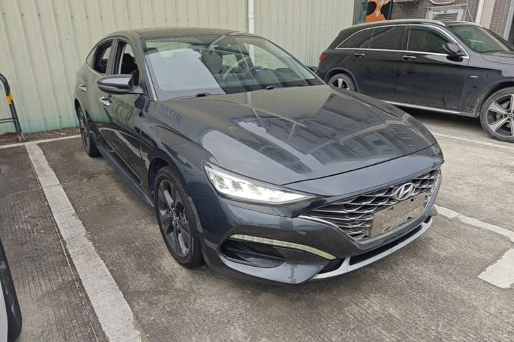 Used Hyundai Lafesta 2019 280TGDi Sport Edition China VI Front Right 45 Deg