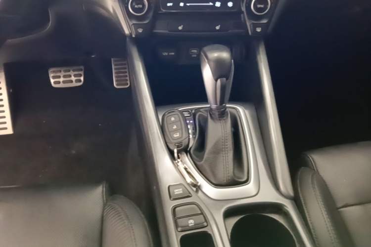 Used Hyundai Lafesta 2019 280TGDi Smart Speed Version China VI Standard Gear Lever