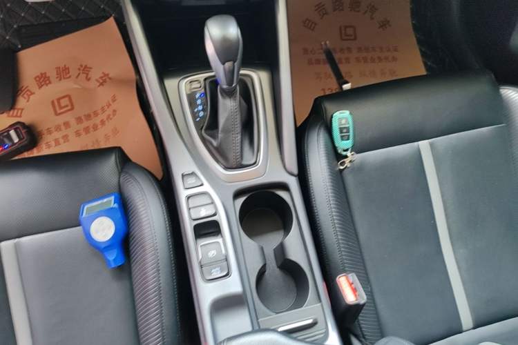 Used Hyundai Lafesta 2019 280TGDi Smart Speed Version China VI Standard Gear Lever