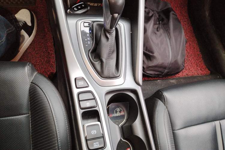 Used Hyundai Lafesta 2019 280TGDi Smart Speed Version China VI Standard Gear Lever