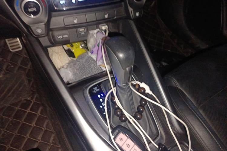 Used Hyundai Lafesta 2019 280TGDi Smart Speed Version China V Standard Gear Lever