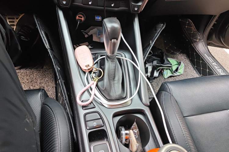 Used Hyundai Lafesta 2019 280TGDi Smart Speed Version China VI Standard Gear Lever