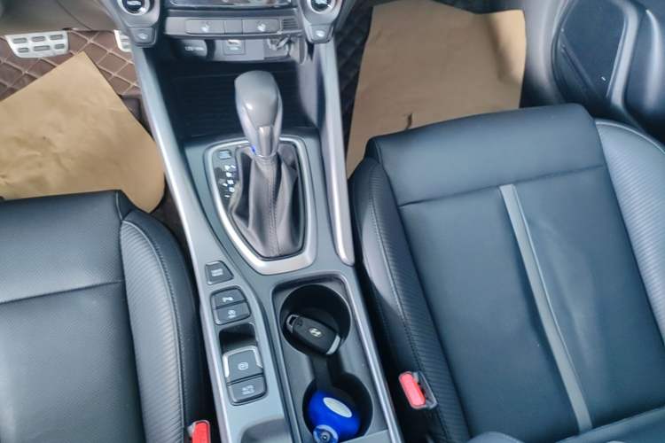 Used Hyundai Lafesta 2019 280TGDi Smart Edition China VI Standard Gear Lever