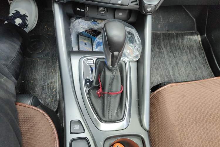 Used Hyundai Lafesta 2019 280TGDi Smart Speed Version China VI Standard Gear Lever