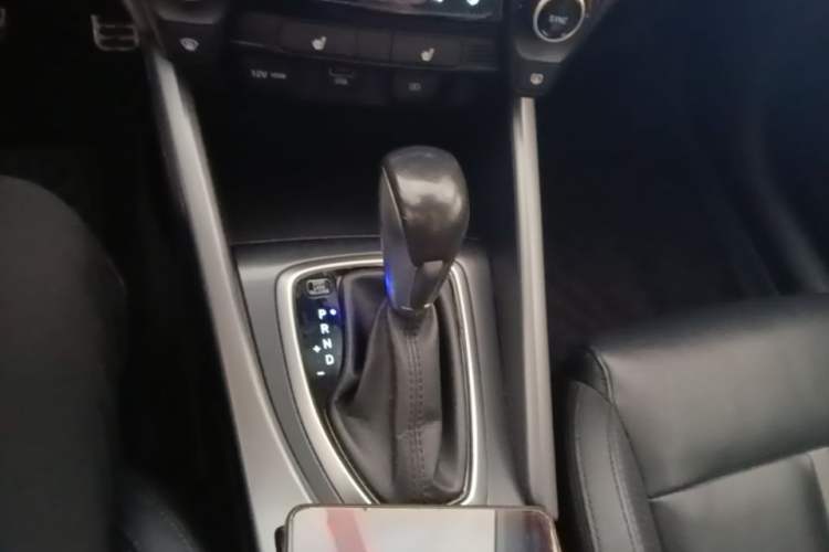 Used Hyundai Lafesta 2019 280TGDi Smart Speed Version China VI Standard Gear Lever
