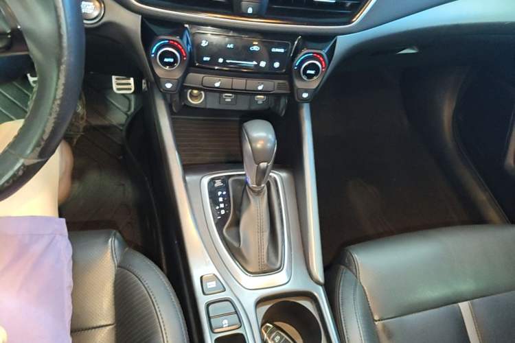 Used Hyundai Lafesta 2019 280TGDi Smart Speed Version China V Standard Gear Lever