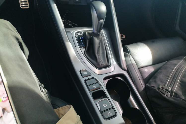 Used Hyundai Lafesta 2019 280TGDi Smart Speed Version China VI Standard Gear Lever