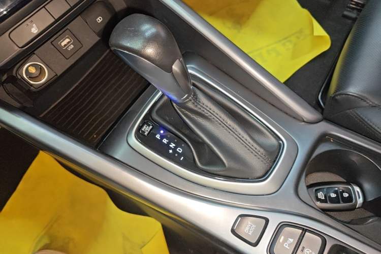 Used Hyundai Lafesta 2019 280TGDi Smart Edition China VI Standard Gear Lever
