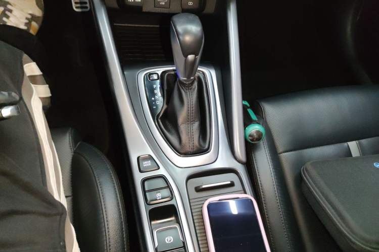 Used Hyundai Lafesta 2019 280TGDi Smart Speed Version China VI Standard Gear Lever